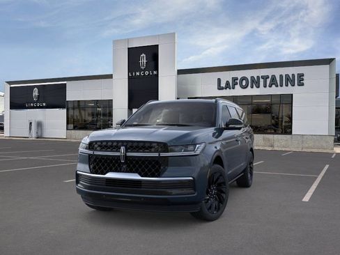 New 2026 Lincoln Navigator Reserve AWD/4WD image 2