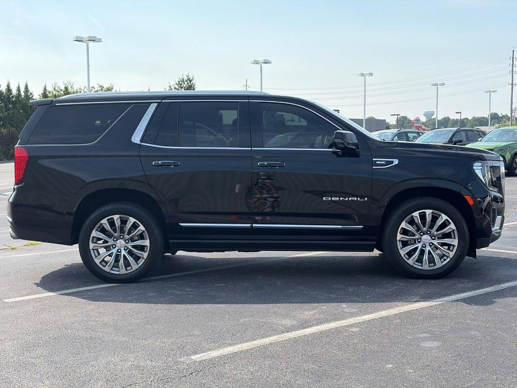 Used 2023 GMC Yukon Denali AWD/4WD image 4