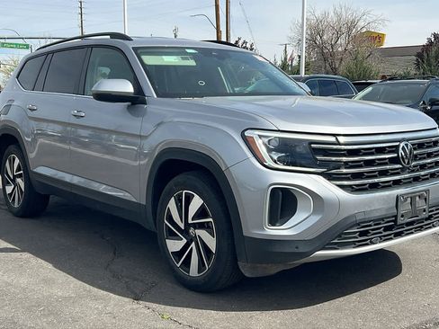 Used 2024 Volkswagen Atlas SE image 3