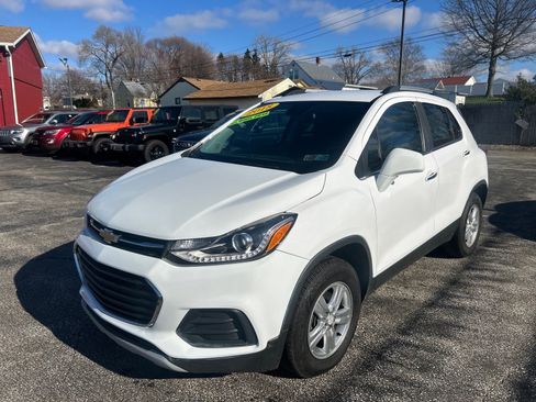 Used 2018 Chevrolet Trax LT w/ Driver Confidence Package image 1