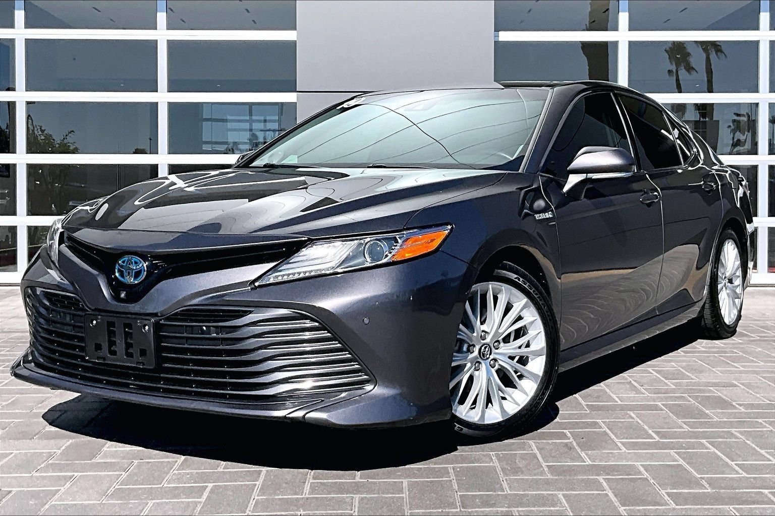 Used 2019 Toyota Camry XLE w/ Driver Assist Package FWD image 1