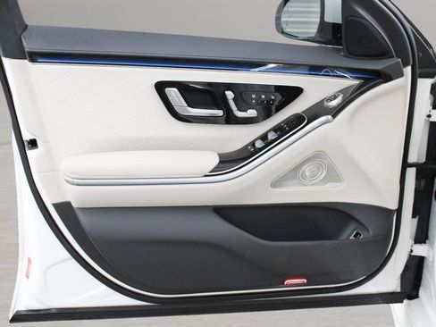 Used 2023 Mercedes-Benz S 580 4MATIC Sedan image 16