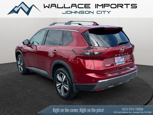 Used 2025 Nissan Rogue SL AWD/4WD image 3