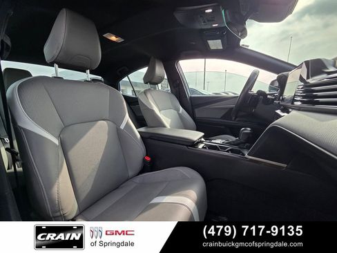 Used 2025 Toyota Camry SE FWD image 28