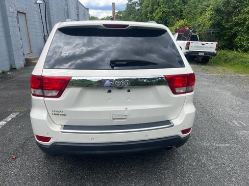 Used 2011 Jeep Grand Cherokee Limited RWD image 6