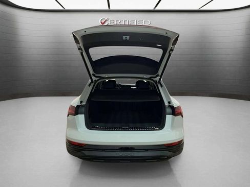 Used 2024 Audi Q8 e-tron Premium Plus w/ Premium Plus Package image 7