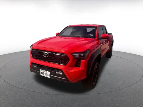 Used 2024 Toyota Tacoma TRD Off-Road image 4