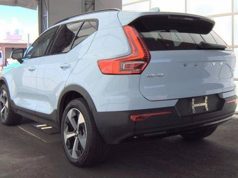 Used 2026 Volvo XC40 B5 Plus AWD/4WD image 4