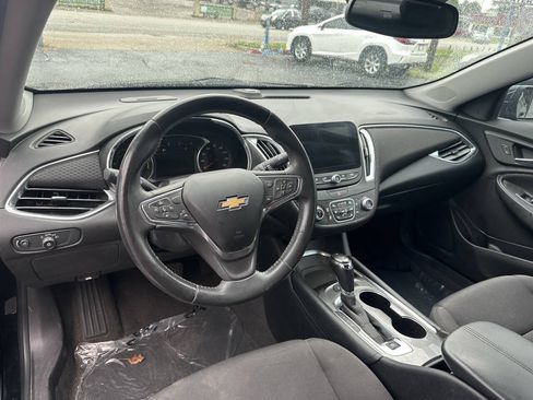 Used 2017 Chevrolet Malibu Hybrid w/ Driver Confidence Package FWD image 19