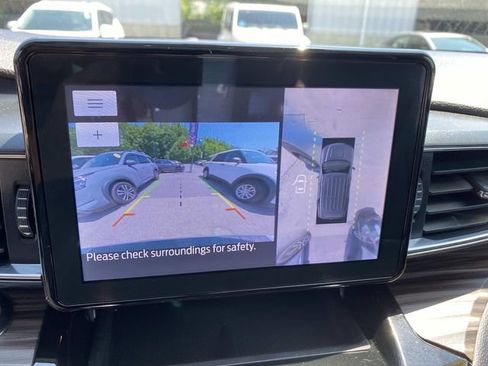 Used 2022 Ford Explorer Limited w/ Equipment Group 301A AWD/4WD image 10