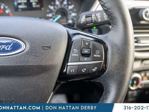 Used 2022 Ford Escape SEL image 11