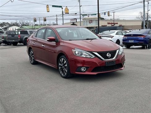 Used 2017 Nissan Sentra SR image 3
