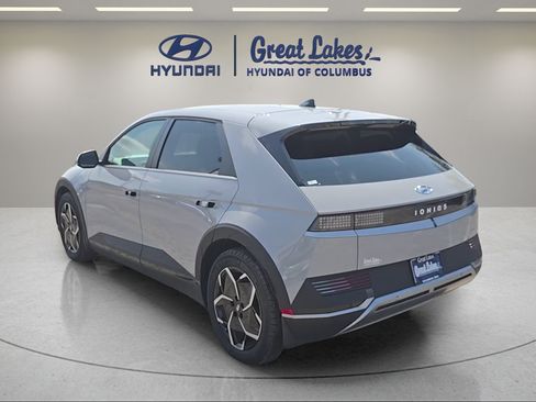 Used 2024 Hyundai Ioniq 5 SEL AWD/4WD image 3
