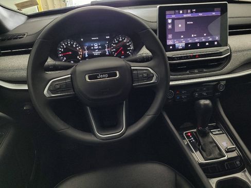 Used 2024 Jeep Compass Latitude image 22