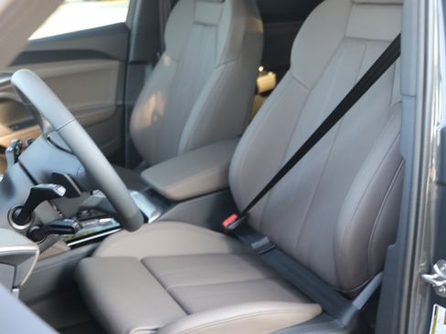 Used 2025 Audi Q5 Premium Plus image 16