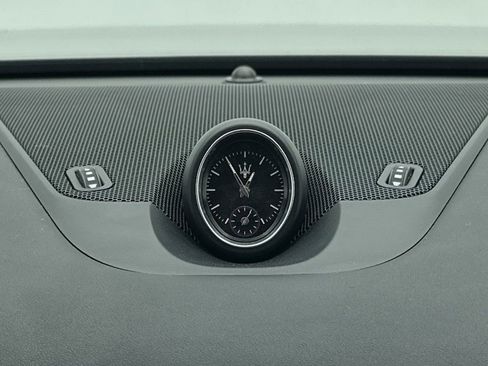 Used 2018 Maserati Levante GranLusso image 18