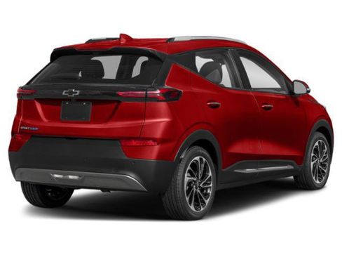 Used 2023 Chevrolet Bolt EUV Premier w/ Sun & Sound Package FWD image 2