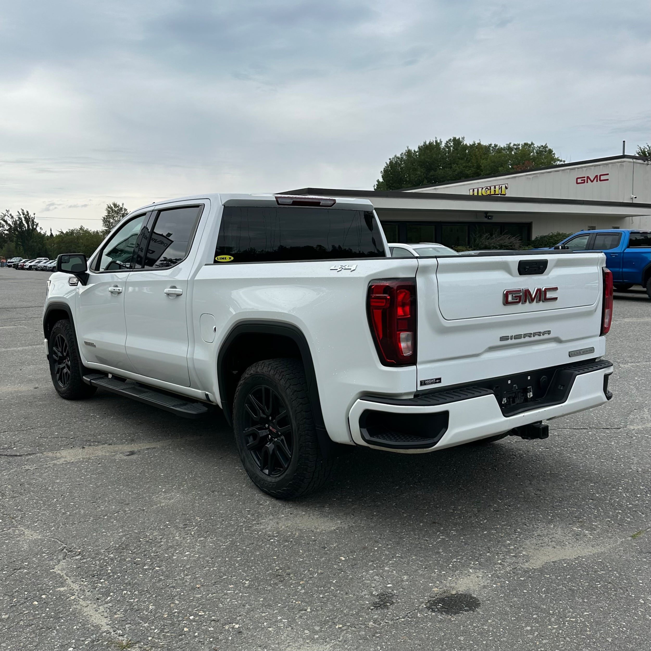 Used 2022 GMC Sierra 1500 Elevation AWD/4WD image 5