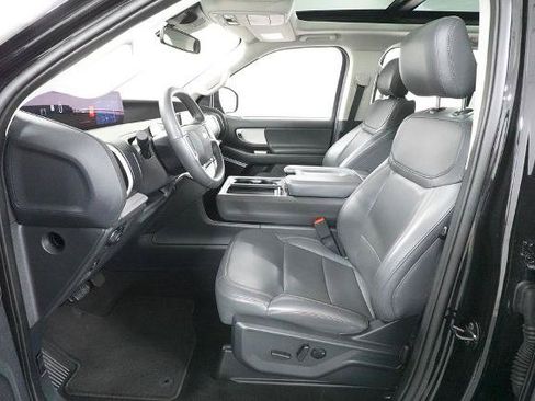 Certified 2025 Ford Expedition Active AWD/4WD image 31