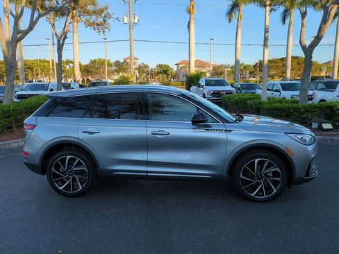 Used 2023 Lincoln Corsair Reserve w/ Towing Package image 3