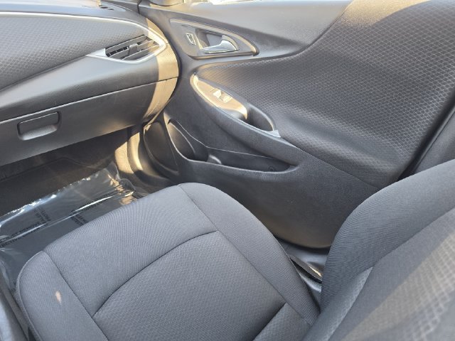 Used 2025 Chevrolet Malibu LT FWD image 18