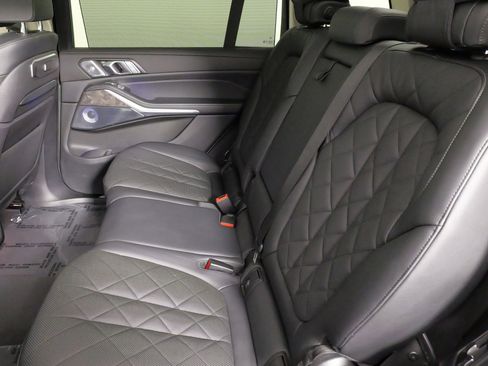 Used 2024 BMW X7 xDrive40i w/ Executive Package image 40