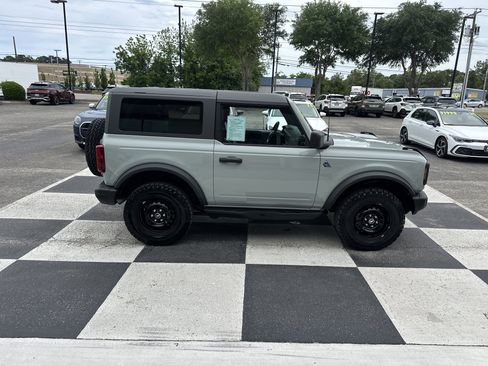 Used 2023 Ford Bronco Black Diamond AWD/4WD image 3