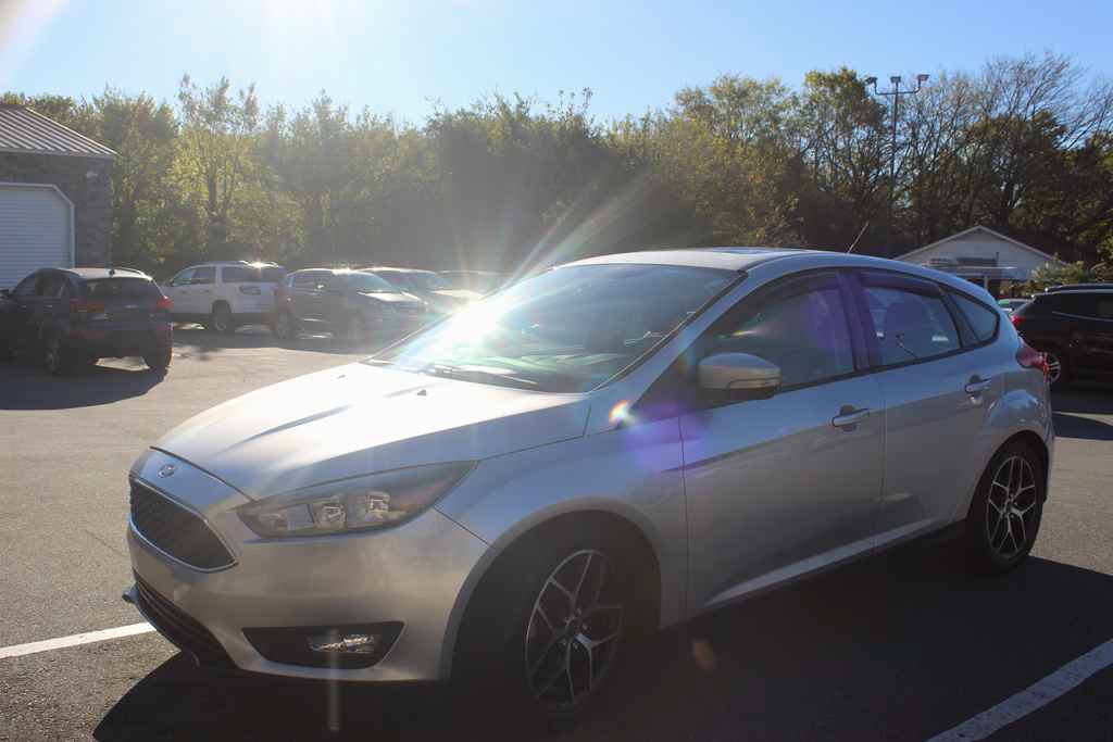 Used 2017 Ford Focus SEL FWD image 1