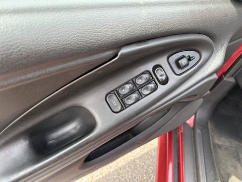 Used 2003 Ford Mustang Convertible RWD image 12