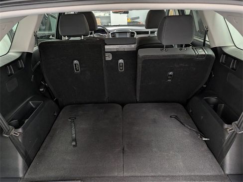 Used 2019 Kia Sorento LX image 11