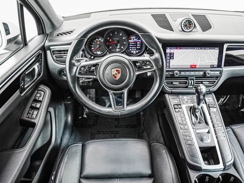 Certified 2020 Porsche Macan AWD/4WD image 16