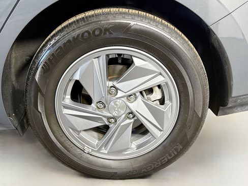 Used 2024 Hyundai Elantra SE image 36