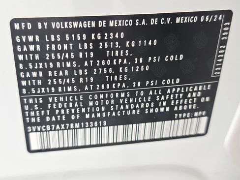 Certified 2024 Volkswagen Tiguan SE R-Line FWD image 37