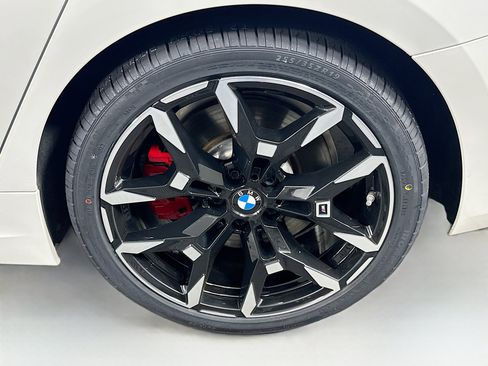 Used 2025 BMW 330i Sedan w/ M Sport Package RWD image 11