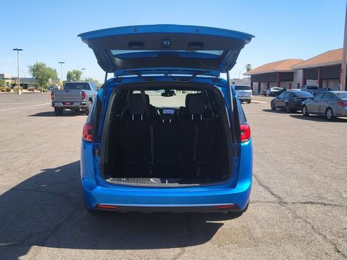 Used 2026 Chrysler Pacifica Select FWD image 12