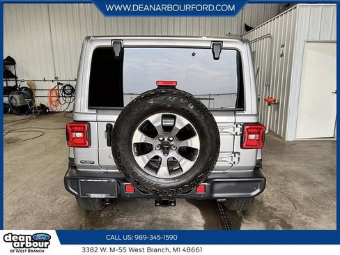 Used 2019 Jeep Wrangler Unlimited Sahara w/ Advanced Safety Group AWD/4WD image 3