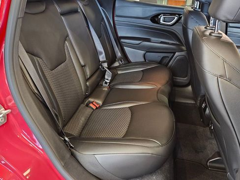 New 2026 Jeep Compass Latitude image 13