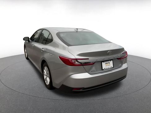 Used 2025 Toyota Camry LE image 11