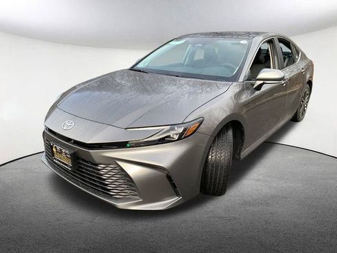 New 2026 Toyota Camry XLE image 6