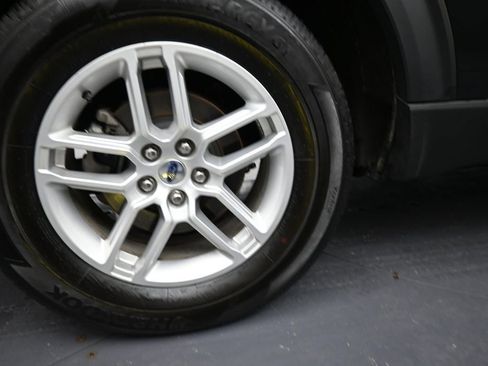 Used 2025 Ford Explorer Active w/ Active Comfort Package RWD image 38
