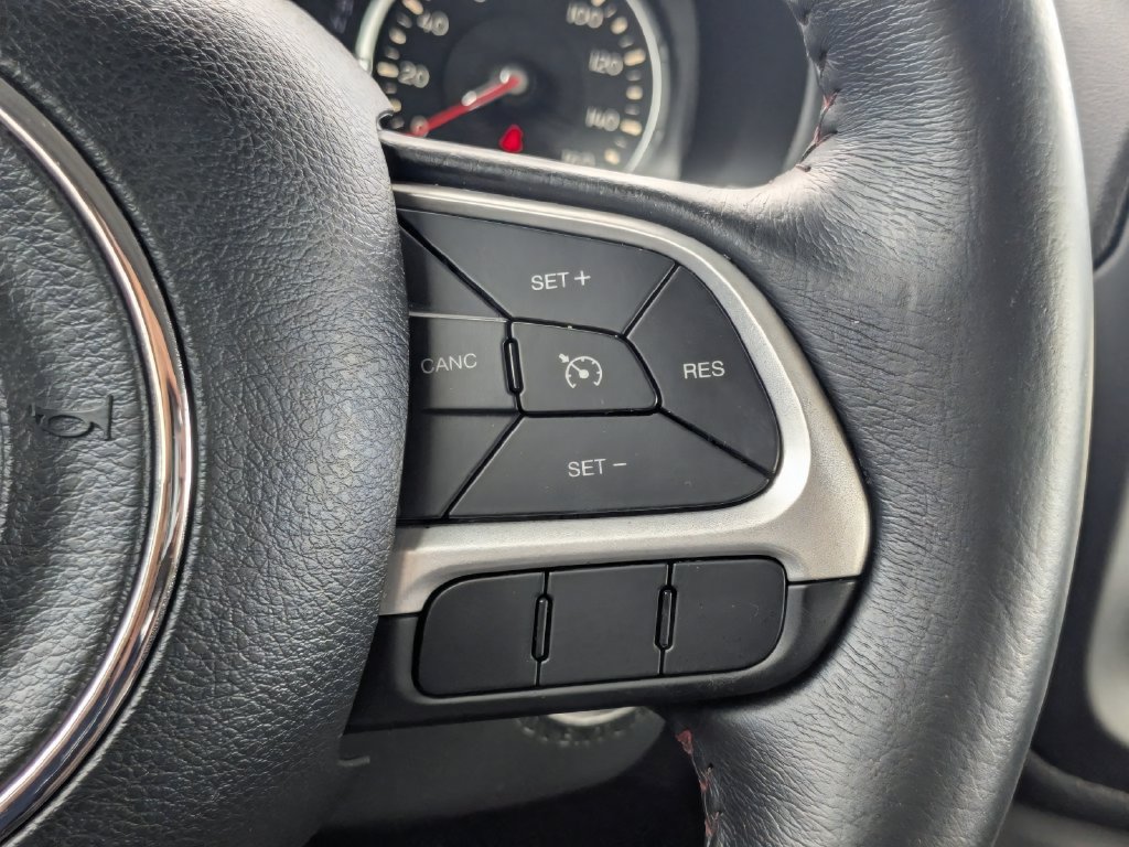 Used 2017 Jeep Renegade Trailhawk w/ Safety & Security Group AWD/4WD image 27