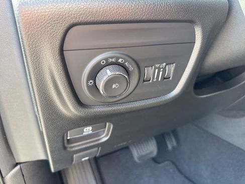 Used 2024 Jeep Grand Cherokee Limited w/ Luxury Tech Group II AWD/4WD image 18