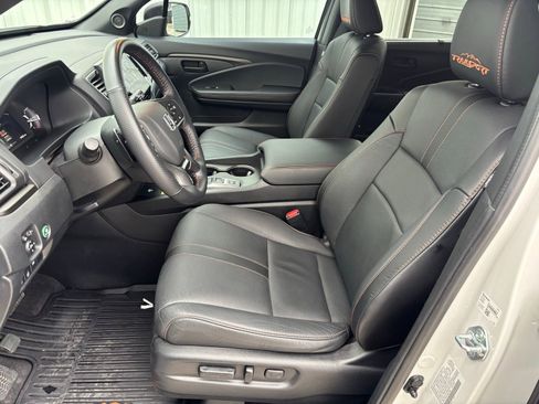 Used 2024 Honda Passport TrailSport image 17