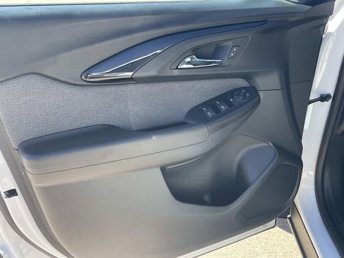 Used 2021 Chevrolet TrailBlazer LS FWD image 11