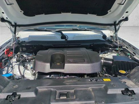 Used 2023 Land Rover Defender 110 X-Dynamic SE image 20