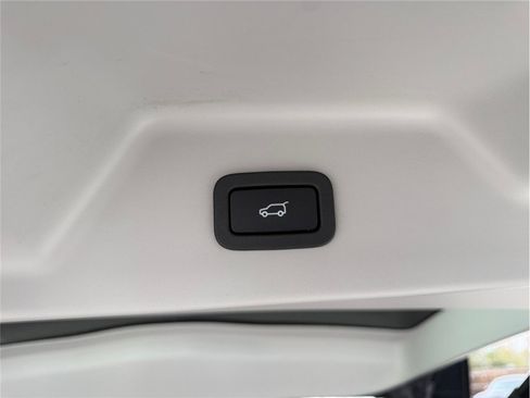 Used 2018 Land Rover Range Rover HSE image 42