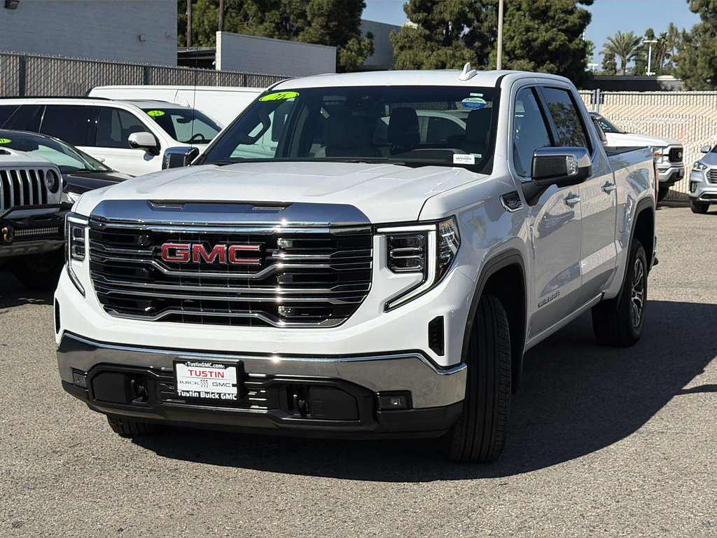 Used 2026 GMC Sierra 1500 SLT RWD image 3