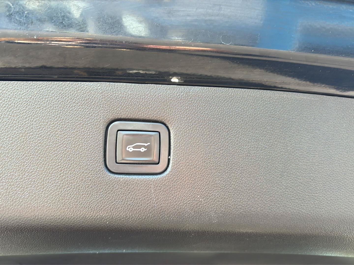Used 2019 Chevrolet Blazer RS w/ Sun and Wheels Package FWD image 15