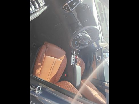 Used 2023 Kia Sorento SX Prestige image 5