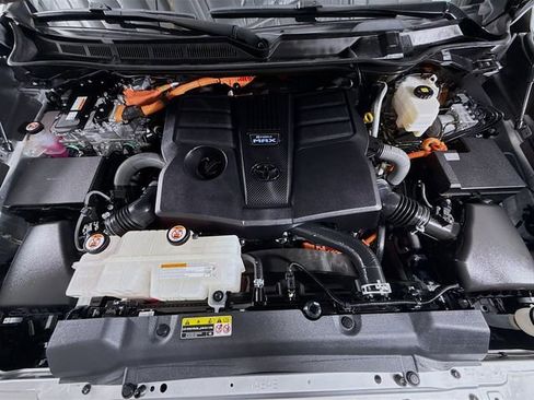 Used 2024 Toyota Tundra Platinum image 30